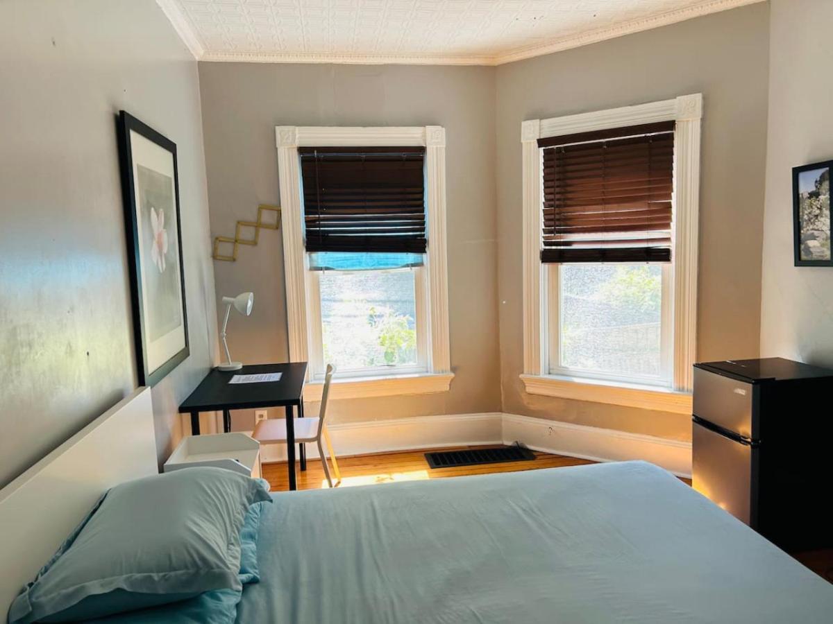 Spacious Room In Federal Hill Near Downtown With Shared Bathroom And Kitchen Providence Exterior photo